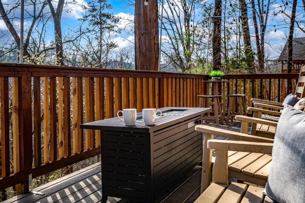 The Family Stone Luxe Cabin Sleeps 12 Hot Tub Dogfriendly Dollywood 비둘기 포지 외부 사진