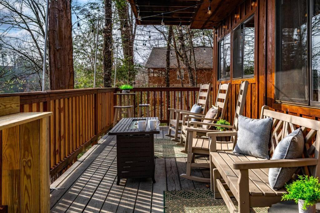 The Family Stone Luxe Cabin Sleeps 12 Hot Tub Dogfriendly Dollywood 비둘기 포지 외부 사진