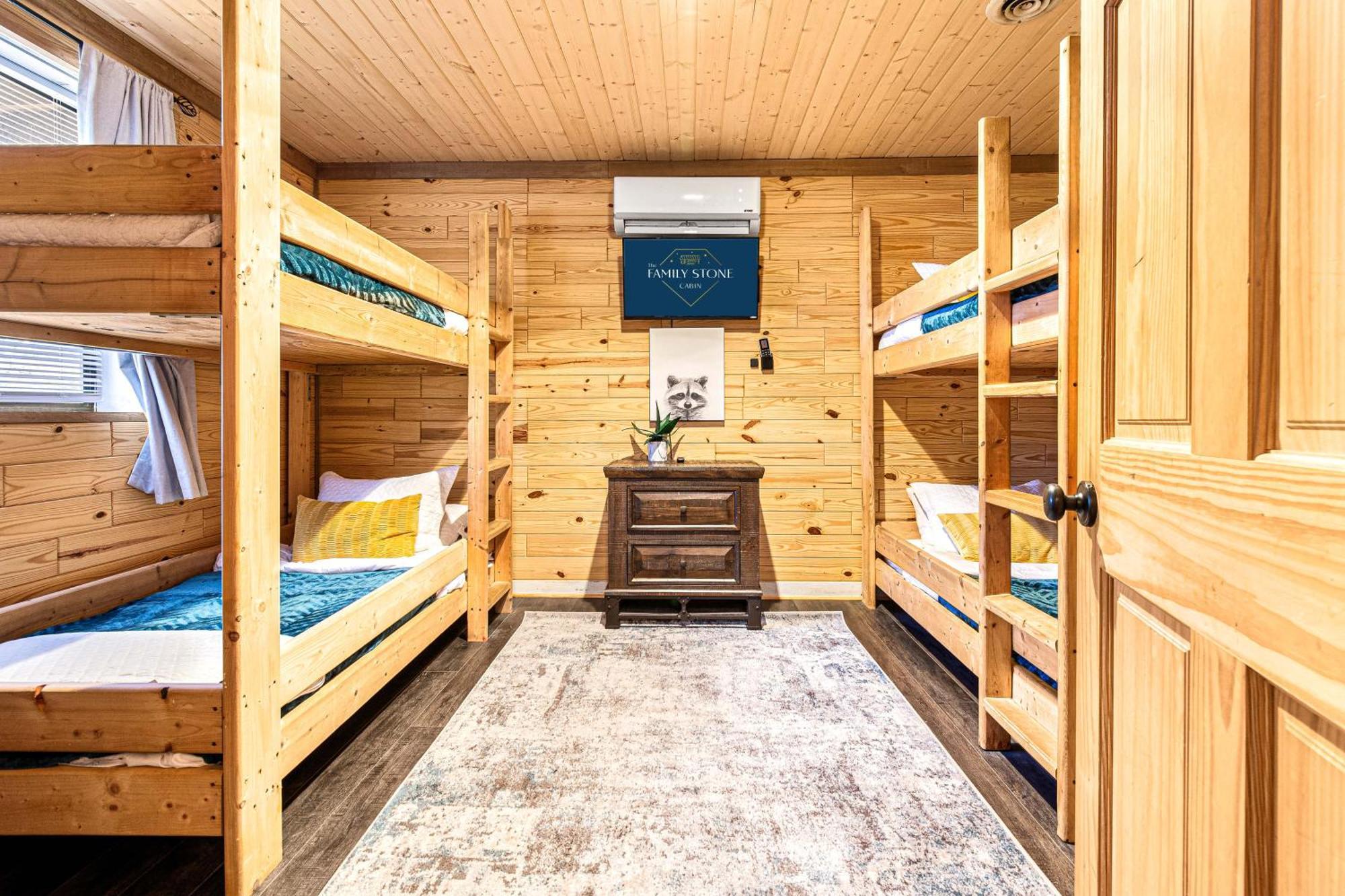 The Family Stone Luxe Cabin Sleeps 12 Hot Tub Dogfriendly Dollywood 비둘기 포지 외부 사진